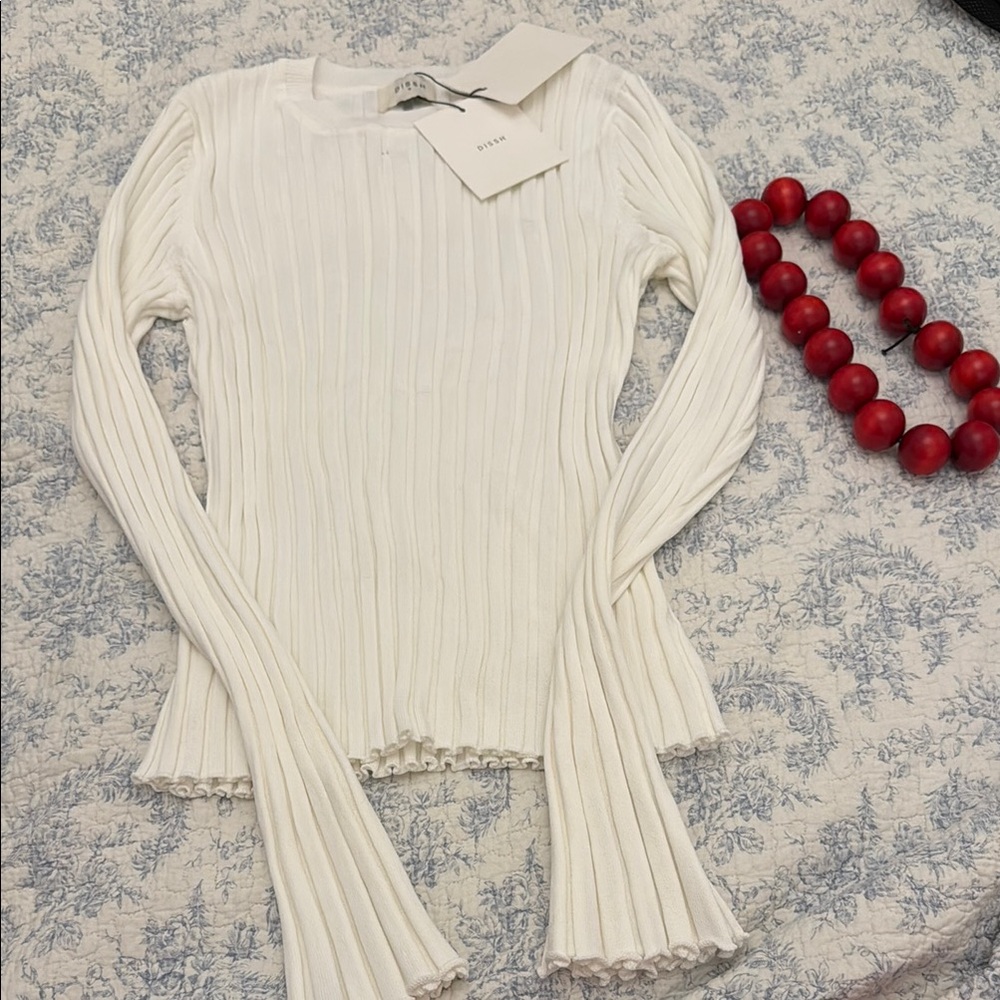 DISSH White Ribbed Knit Top